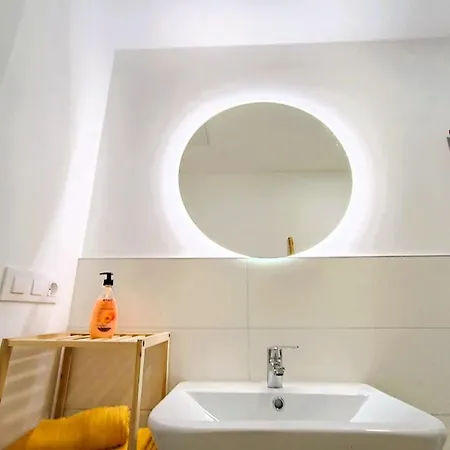 Deluxe Apartment *
